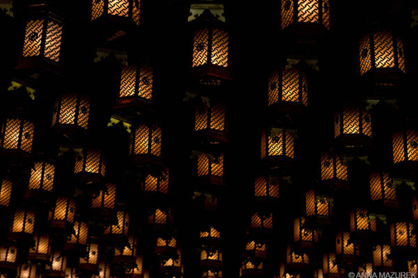 Miyajima_Buddhist_lanterns