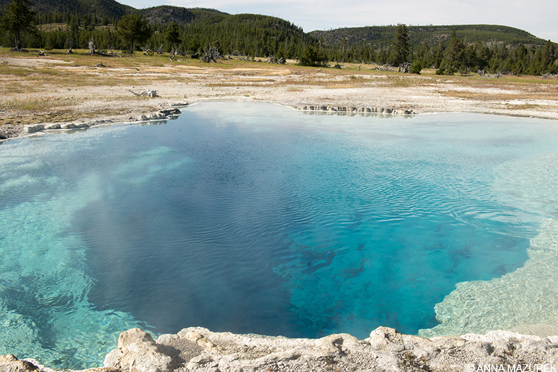 Yellowstone Photo Guide: Sapphire Pool at Biscuit Basin 