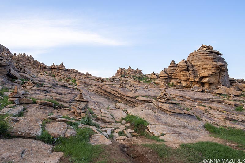 Baggu Garzriin Chuluu is a small rock formation in Central Mongolia﻿